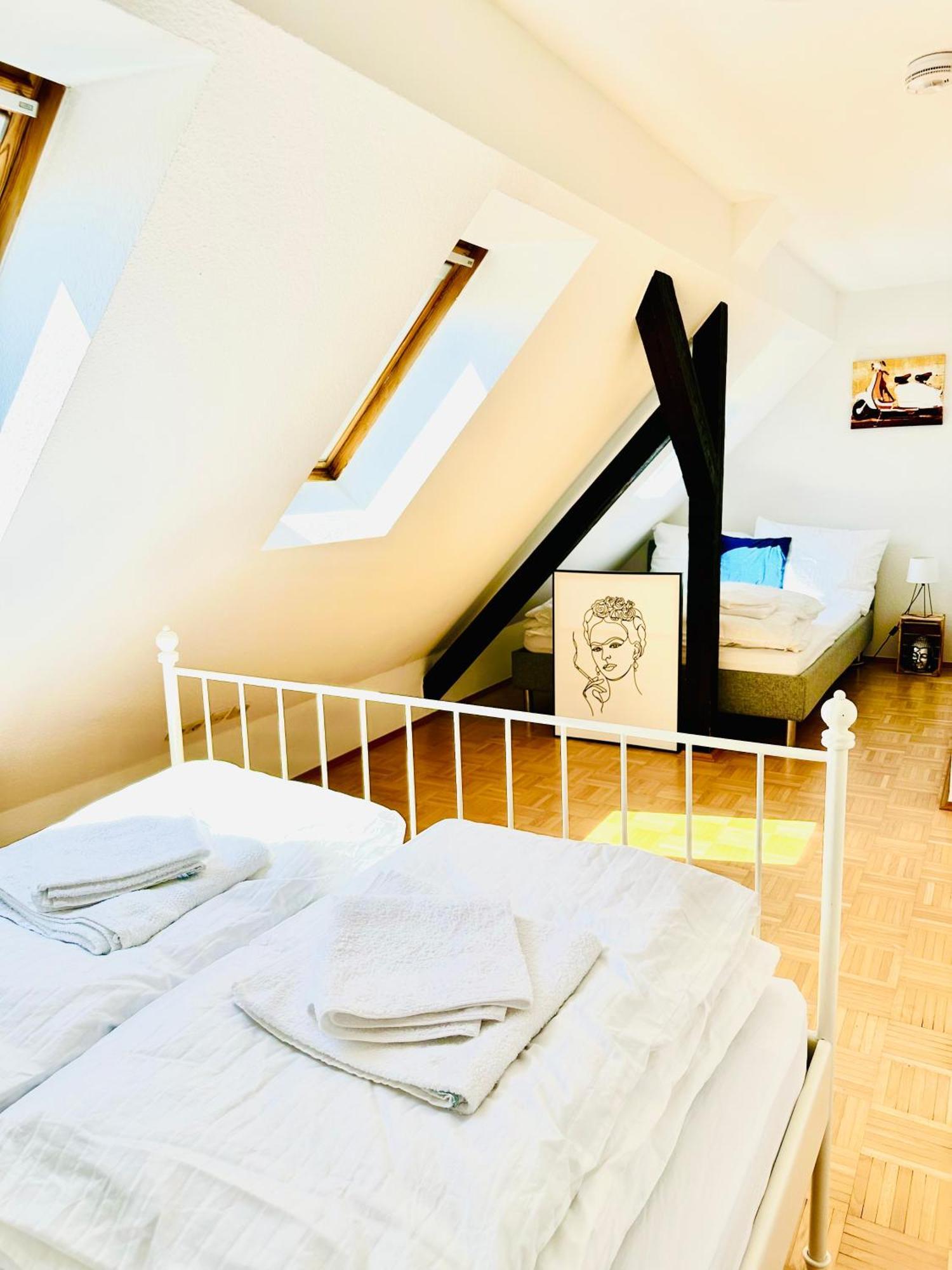 Massive Karli Loft - Over 130 Meters Floor Space - Home Theater Room - 4 Private Sleeping Areas - Best Location In Lipcse Kültér fotó