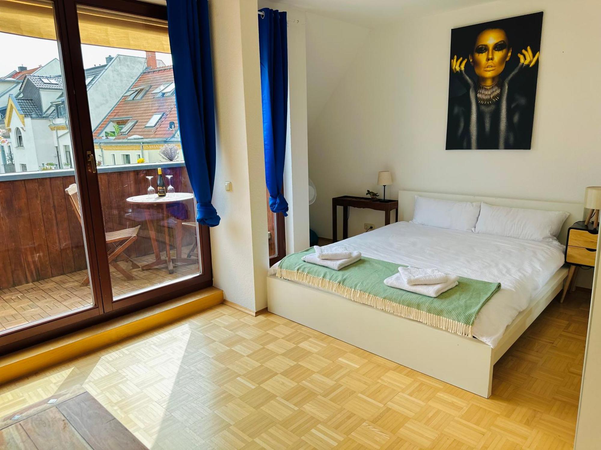 Massive Karli Loft - Over 130 Meters Floor Space - Home Theater Room - 4 Private Sleeping Areas - Best Location In Lipcse Kültér fotó